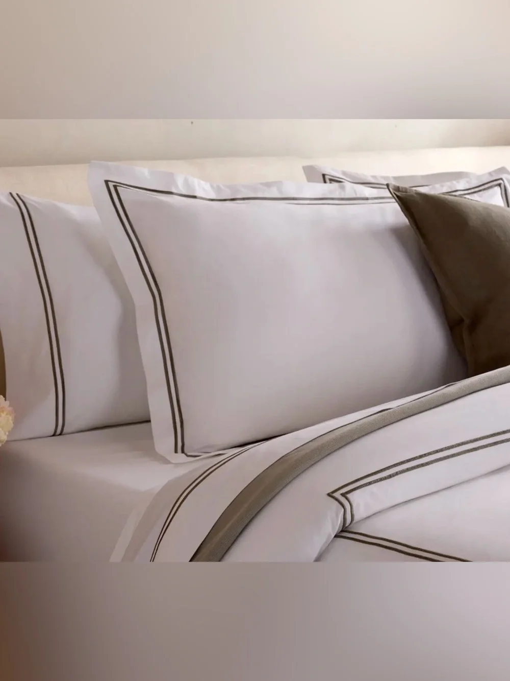 NEW Quince Organic Crisp Percale Sham Set, Standard (White/Dusty Olive)